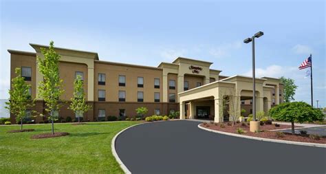 hotels close to utica indiana.